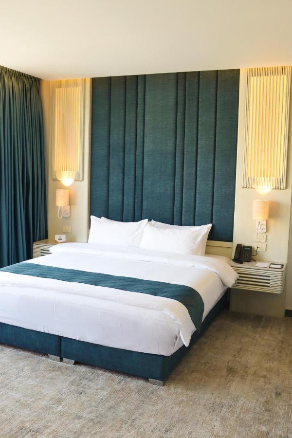 Rival Hotel Amman Luaran gambar