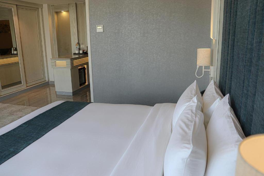 Rival Hotel Amman Luaran gambar